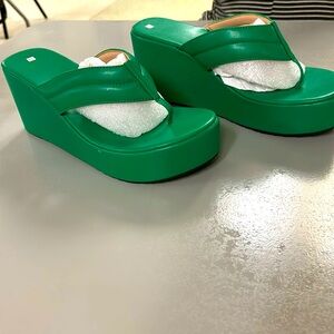 Size 9 green platform